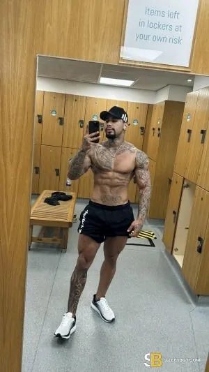 Bisexual Escort Brad_pro 23yr - double penetration