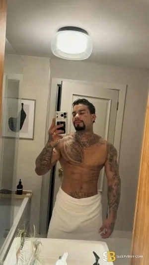 Bisexual Escort Brad_pro 22yr - double penetration