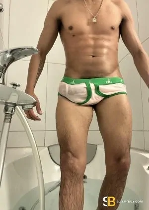 Bisexual Escort Bernaldo 25yr - licking