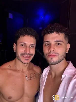 Gay Escort Hot Couple 24yr - trios