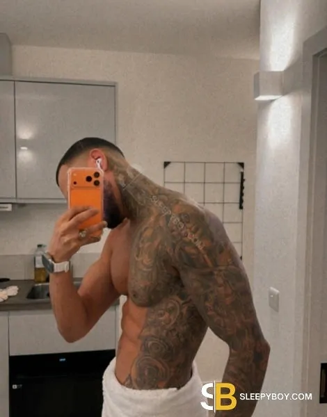 male rent boy London Fredsalazar Big Dick Xxl 9.5