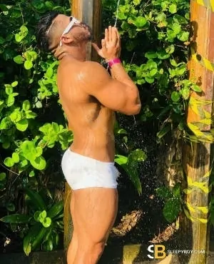 Bisexual Escort Jhonnbrasil 29yr - trios