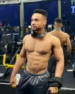 Gay Escort Alex 28yr - role