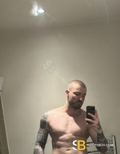 male rent boy Manchester Justin Xl British Verse