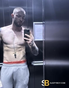 male rent boy Manchester Justin Xl British Verse