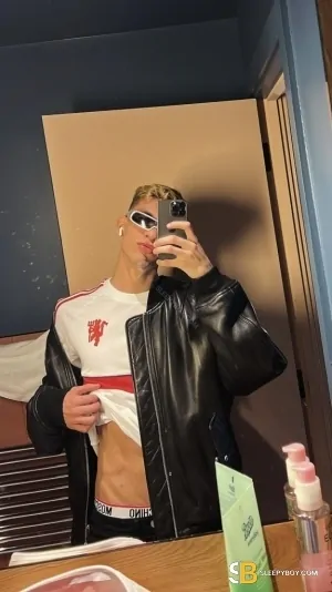 Gay Escort Rick🦁 21yr - trios