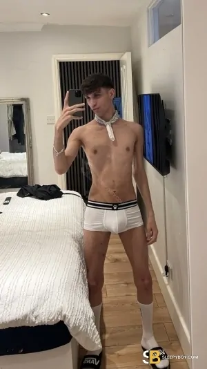 Gay Escort Rick 21yr - always safe sex