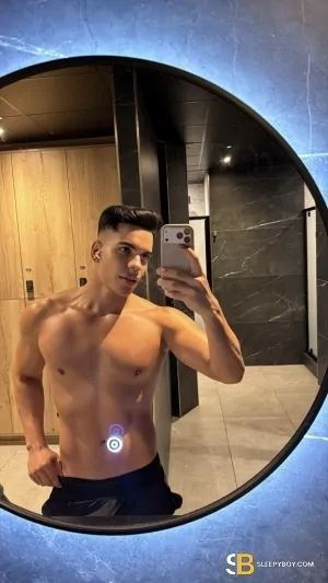 Gay Escort Jhon Young 24yr - trios