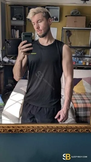 Gay Escort Chip 33yr - blowjob