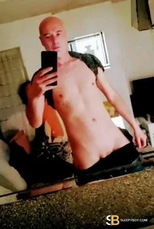 Gay Escort Matthew 40yr - licking