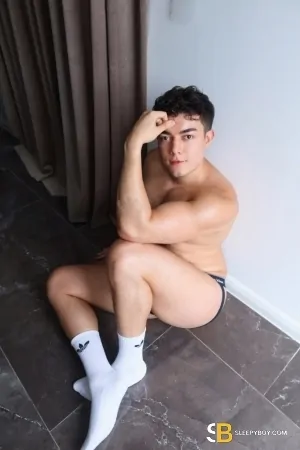 Gay Escort Vipmatt 25yr - exhibitionist