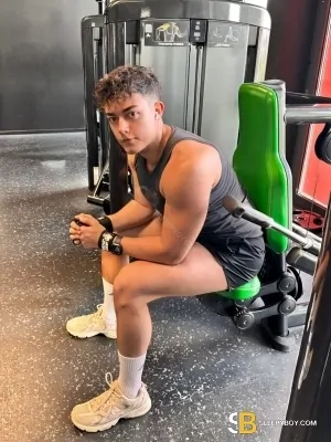 Gay Escort Vipmatt 25yr - hotel dates