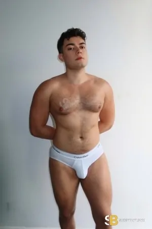 Gay Escort Vipmatt 25yr - voyeurism