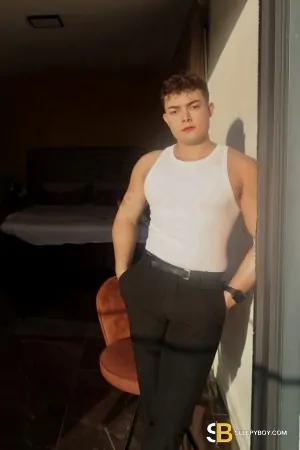 Gay Escort Vipmatt 25yr - cum eating