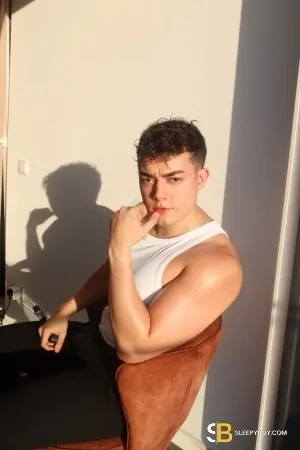 Gay Escort Vipmatt 25yr - 69