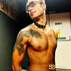 Gay Escort Danny 28yr - licking