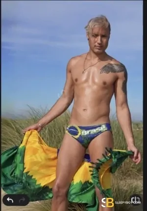 Gay Escort Danny 29yr - licking