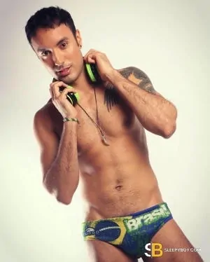 Gay Escort Danny 29yr - licking