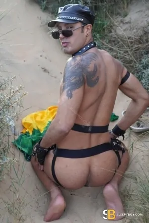 Gay Escort Danny 29yr - licking