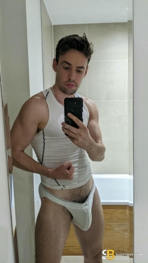 Gay Escort Mark Of England 29yr - sex slaves