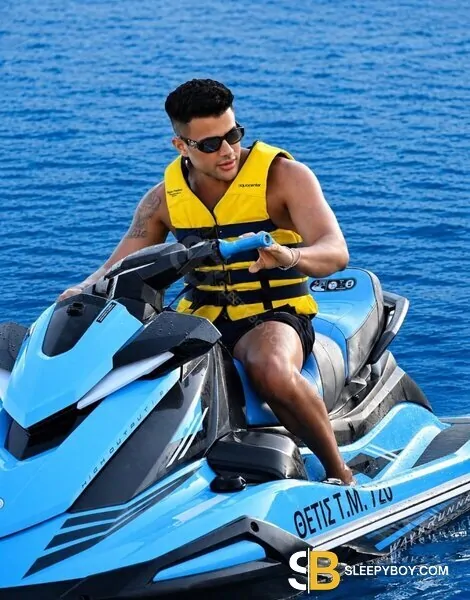 male escort London 23cm Xxl Brazilian