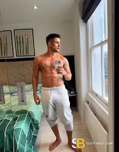 male escort London 23cm Xxl Brazilian