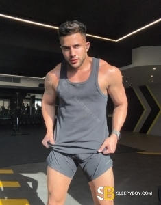 male escort Bayswater Xxl 9inches Brazilian