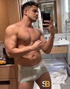 male escort Bayswater Xxl 9inches Brazilian