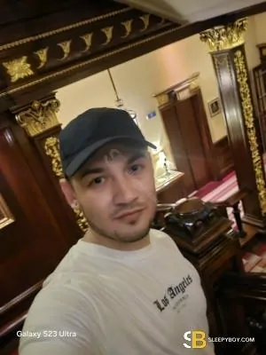 Gay Escort Leo 26yr - role