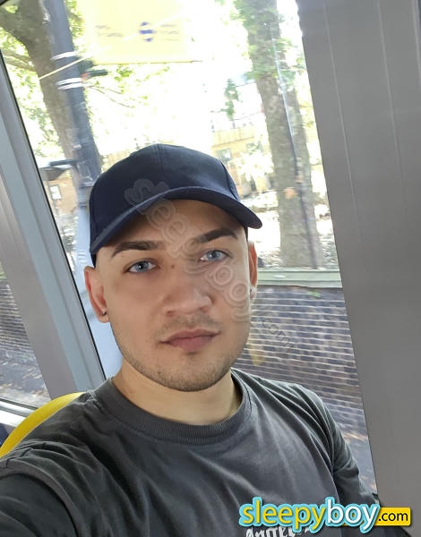 male rent boy Elephant And Castle Leonardo Grand