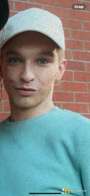 Gay Escort Travis 27yr - role