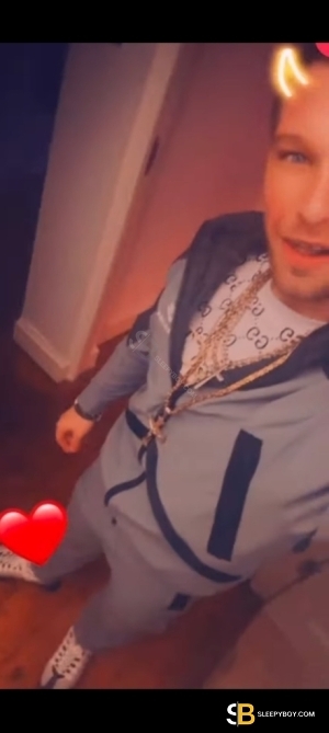 Gay Escort Travis 27yr - sucking