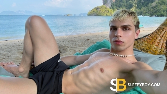 Gay Escort Henry Twink 21yr - role