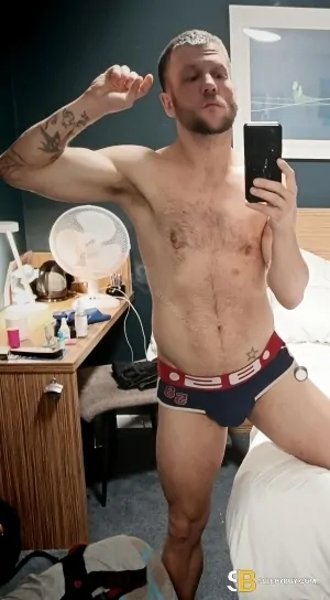 Gay Escort Richard 34yr - double penetration