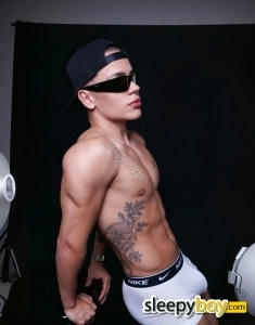 male escort Victoria Luan