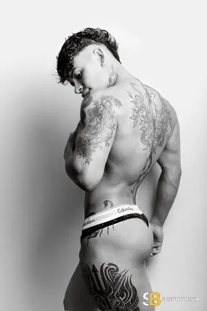 Gay Escort Luan 21yr - gangbang