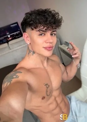 Gay Escort Luan 21yr - double penetration