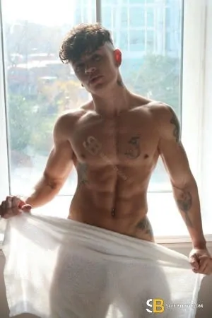 Gay Escort Luan 21yr - double penetration