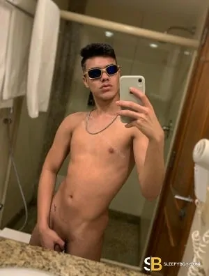 Bisexual Escort Yuri Twink Brazilian 19yr - trios