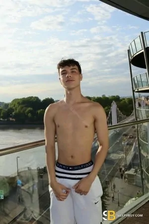 Bisexual Escort Yuri Cruz 20yr - trios