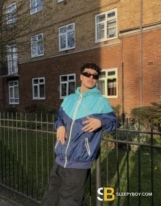 male rent boy London Yuri Twink