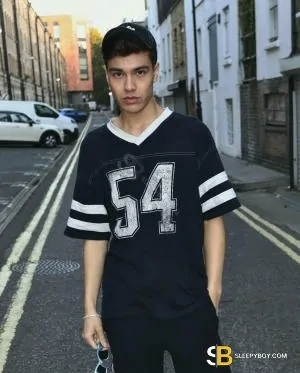 Bisexual Escort Yuri Twink 19yr - trios