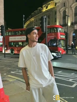 Bisexual Escort Yuri Twink Brazilian 19yr - gangbang
