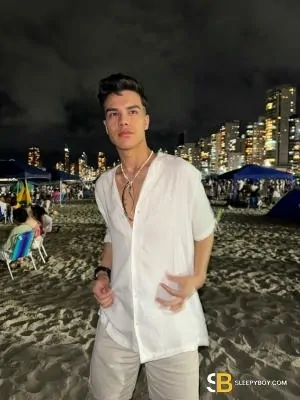 Bisexual Escort Yuri Twink Brazilian 19yr - masseur