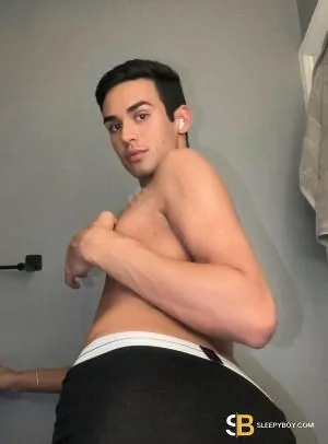 Gay Escort Pedro 23yr - licking
