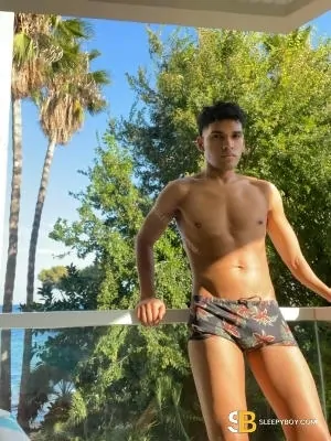 Bisexual Escort Papi 24yr - exhibitionist