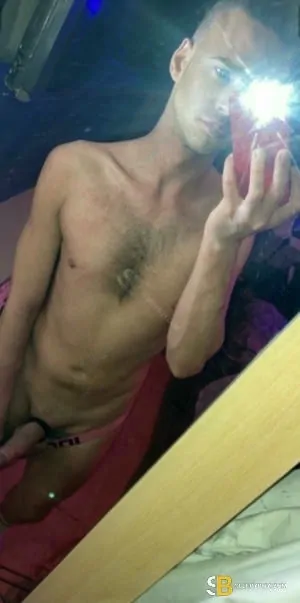 Gay Escort Ryan Young 30yr - licking