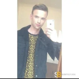Gay Escort Ryan Young 30yr - sucking