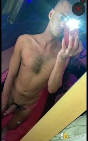 Gay Escort Ryan Young Gay Escort 30yr - double penetration