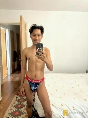 Gay Escort Roberto 22yr - licking